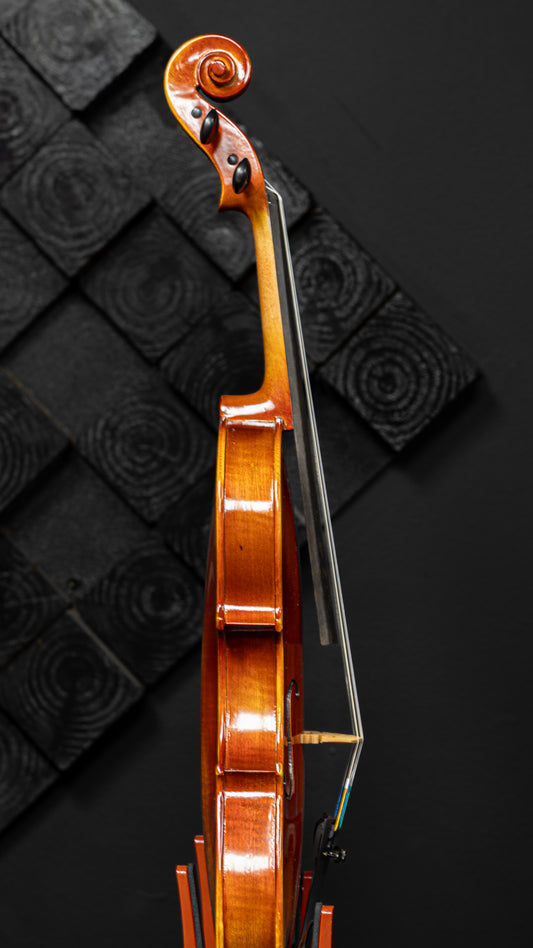 Liandro DiVacenza DV40