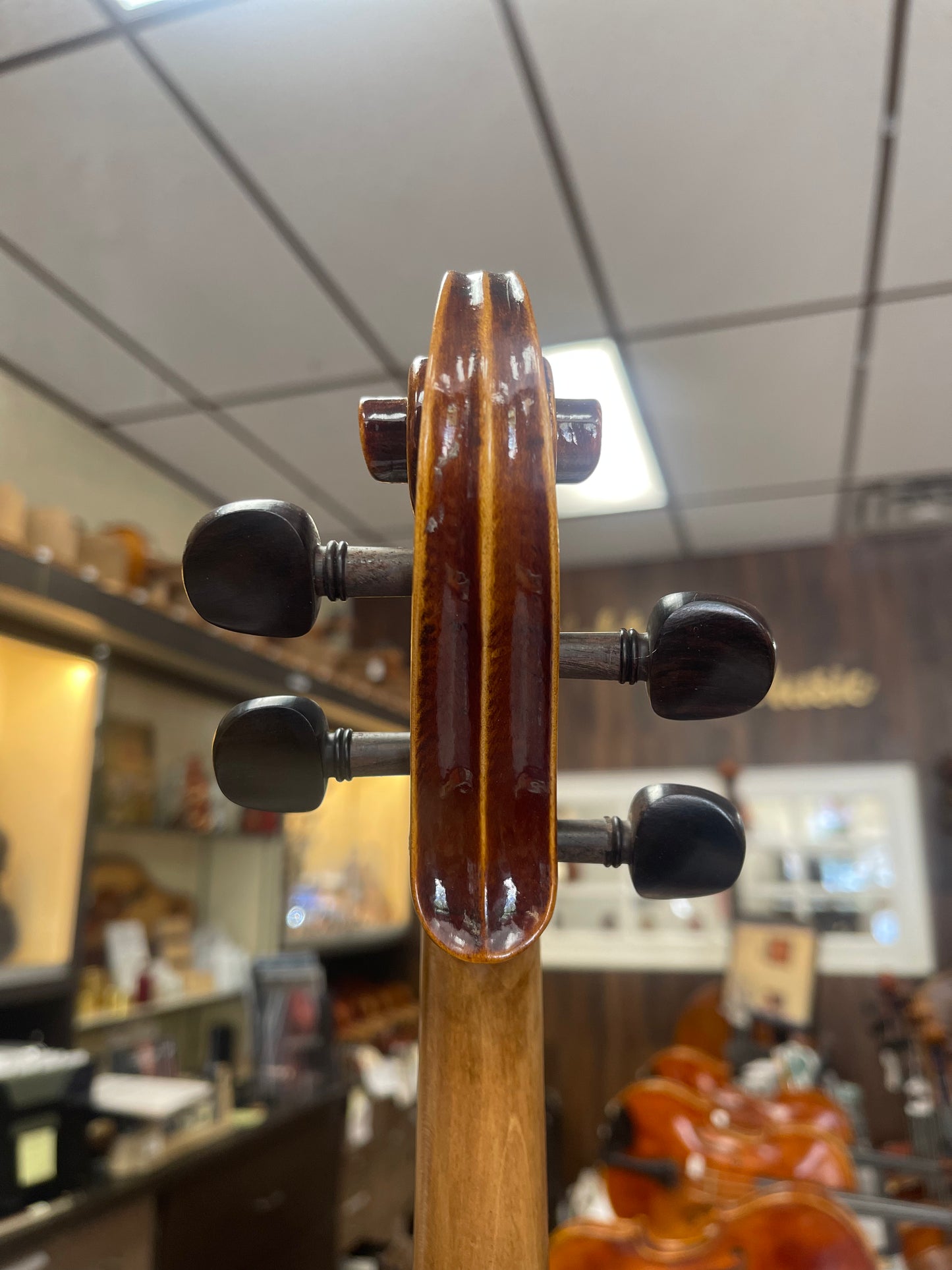 Liandro DiVacenza DVA 40 15”