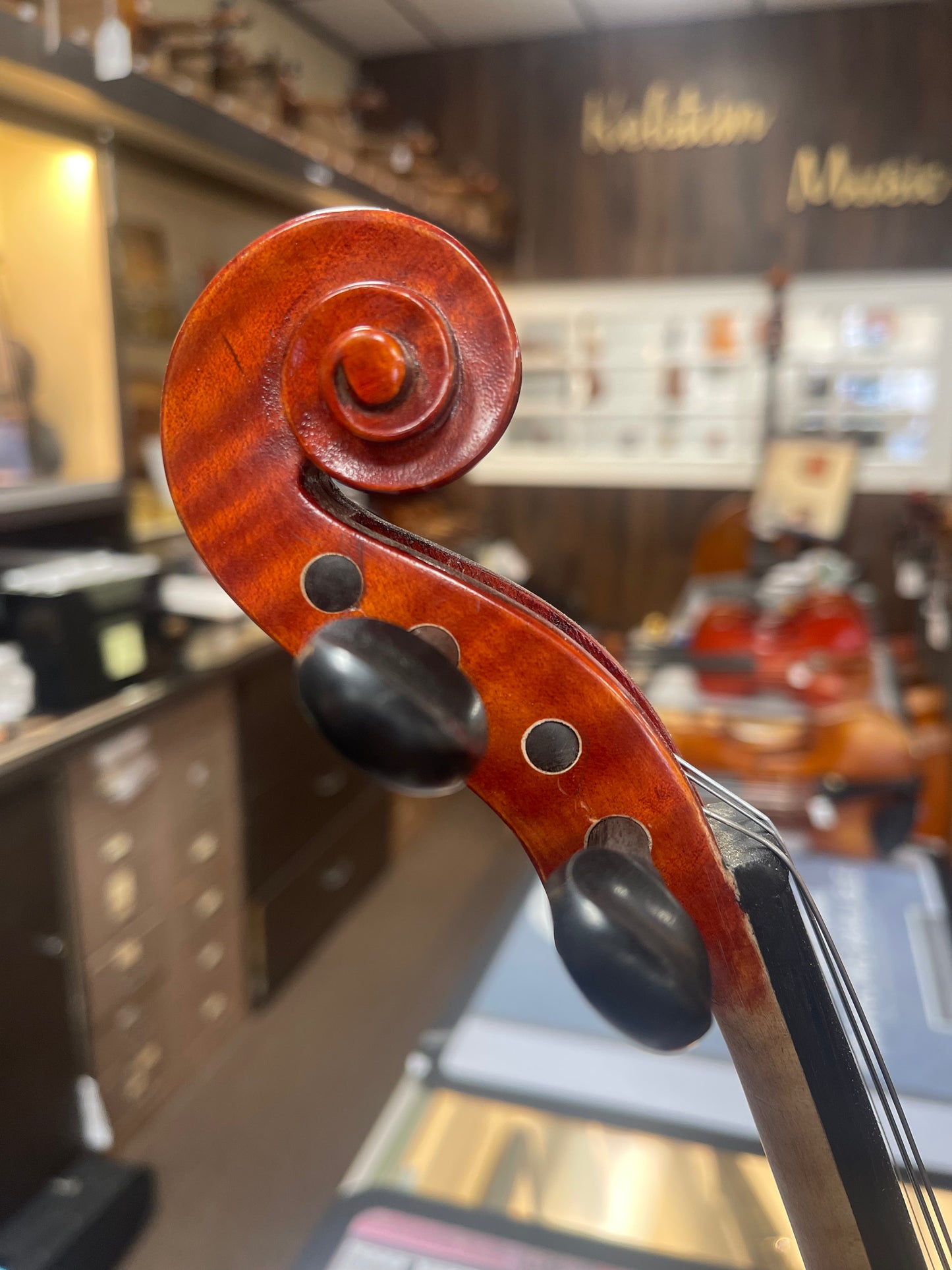 Liandro DiVacenza DV-100